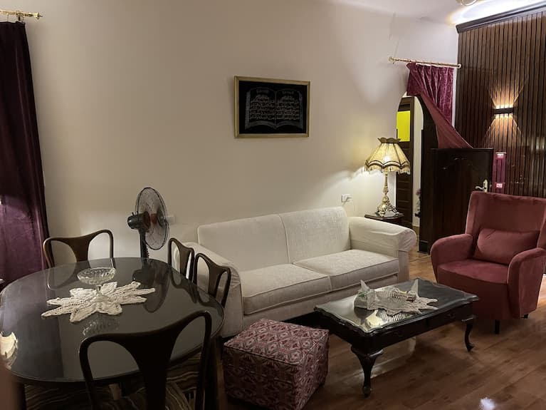 Unit living space finishes